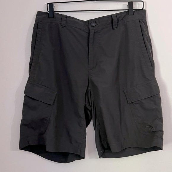 The North Face Other - The North Face Men's size 32 Gray Cargo Shorts